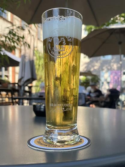 Sog. Stange Eichhof-Bier im Freisitz